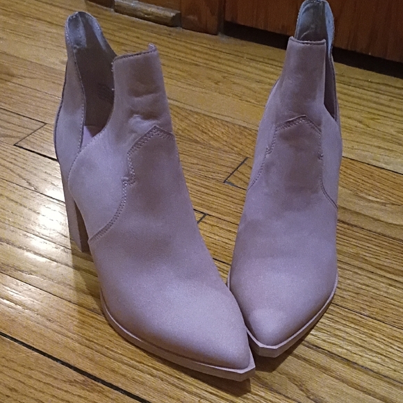 Steve Madden Women's Heeled Boots in Soft Purple - Picture 3 of 5